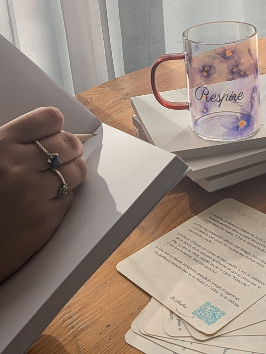 Pourquoi j'ai créé La Parenthèse : Retrouver la douceur par le journaling